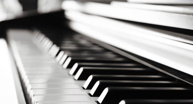 ¿Cuántas teclas blancas hay en un piano?