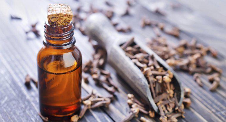 ¿El aceite de clavo realmente funciona para el alivio severo del dolor de muelas?