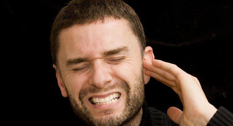 ¿Cuál es la superstición sobre el zumbido de tu oreja izquierda?