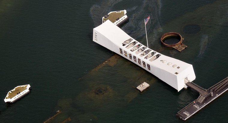 ¿Cuántas personas murieron en Pearl Harbor?