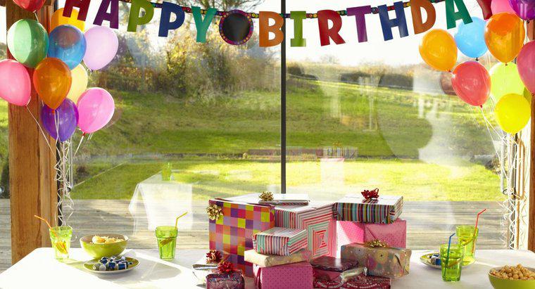 ¿Cuáles son algunas buenas ideas para regalos de primer cumpleaños?