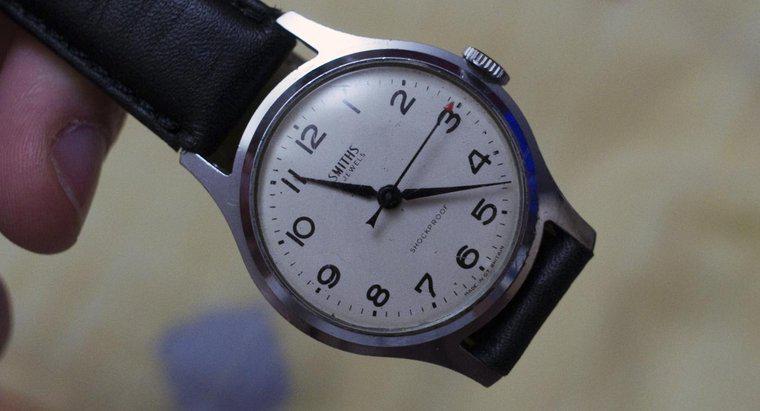 ¿Cómo abres la parte trasera de un reloj de pulsera?