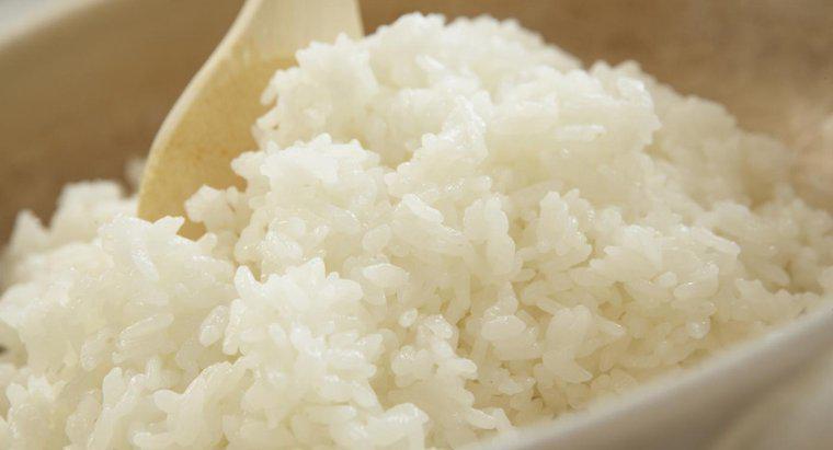¿Cuánto tiempo se tarda en cocinar el arroz en una olla arrocera?