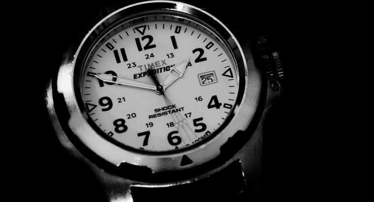 ¿Cómo establece la fecha para un reloj Timex Expedition Indiglo?