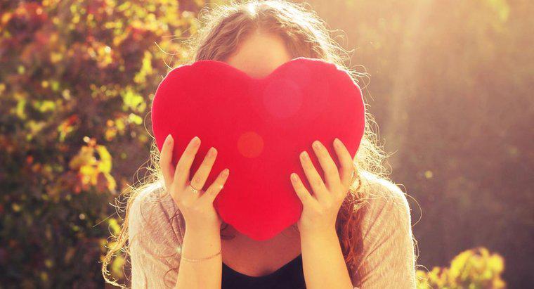 ¿Cuáles son los signos comunes de un ataque al corazón en las mujeres?