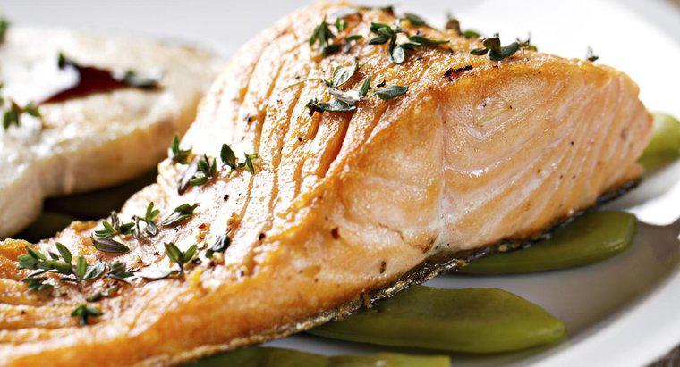 ¿Qué es una receta de salmón al horno fácil?