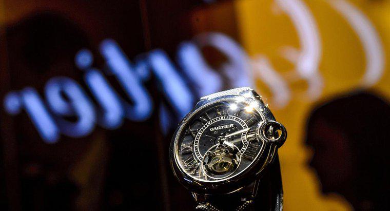 ¿Dónde puede encontrar el número de serie de un reloj Cartier?