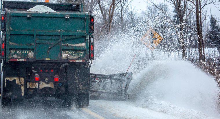 ¿Por qué ponemos sal en las carreteras heladas en el invierno?