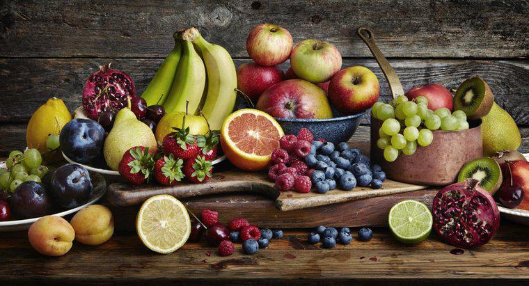 ¿Cuáles son algunas frutas con alto contenido de azúcar?
