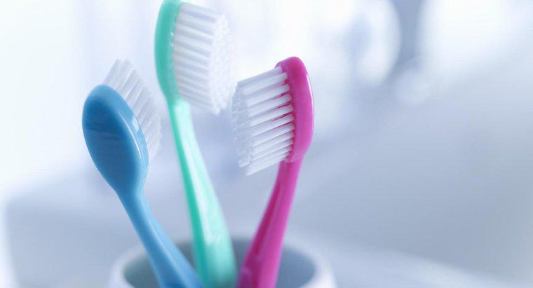 ¿De qué está hecho un cepillo de dientes?