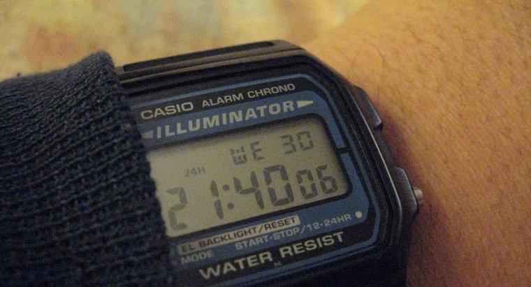¿Cómo establece la hora en un reloj Casio Illuminator?