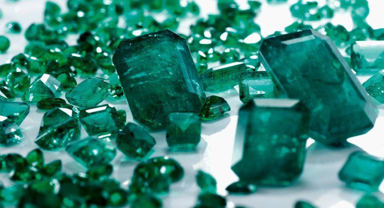 ¿Cuáles son los nombres de las gemas verdes?