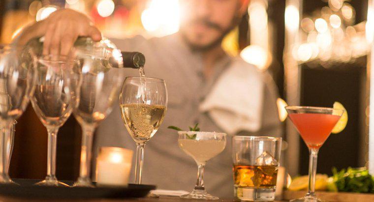 ¿Cuánto le paga a un camarero en una fiesta privada?