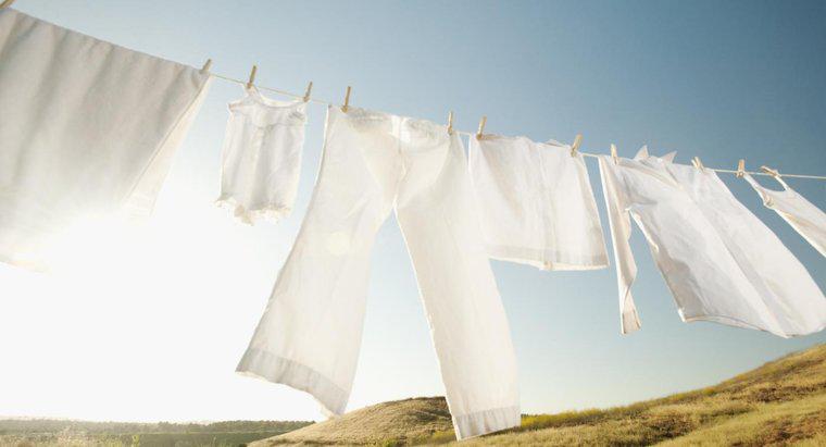 ¿Debe lavarse la ropa blanca con agua fría o caliente?