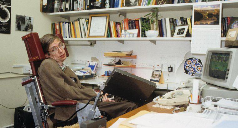 ¿Qué inventó o descubrió Stephen Hawking?