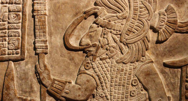 ¿Cómo se estableció el gobierno en el imperio azteca?