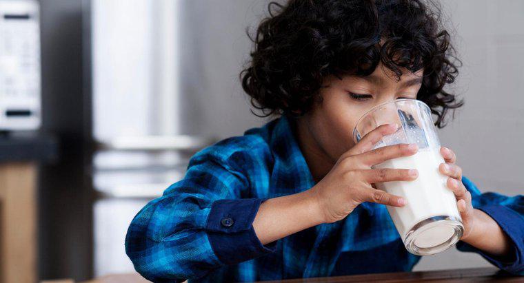 ¿Por qué la leche se congela más rápido que otros líquidos?