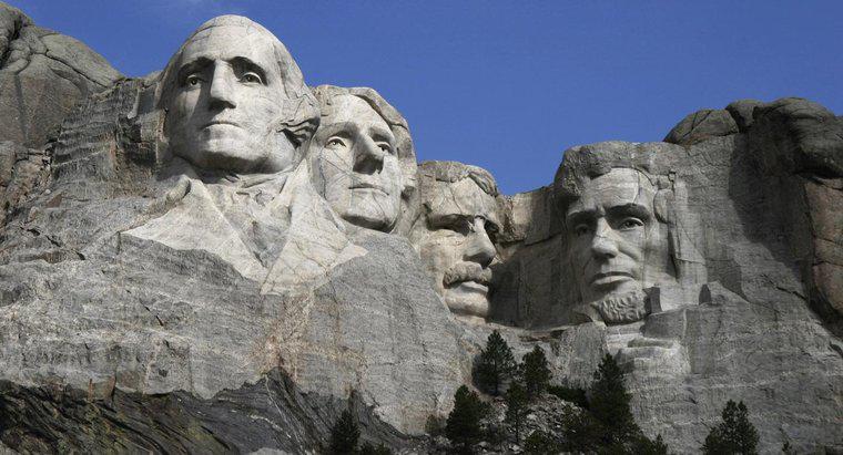 ¿Qué tan grandes son las caras en el Monte Rushmore?