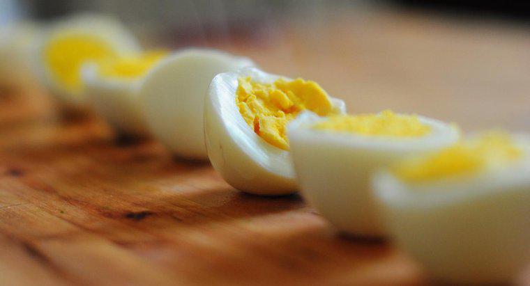 ¿Cuál es la vida útil de un huevo duro no refrigerado?