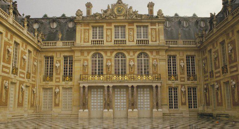 ¿Cuánto costó construir Versalles?