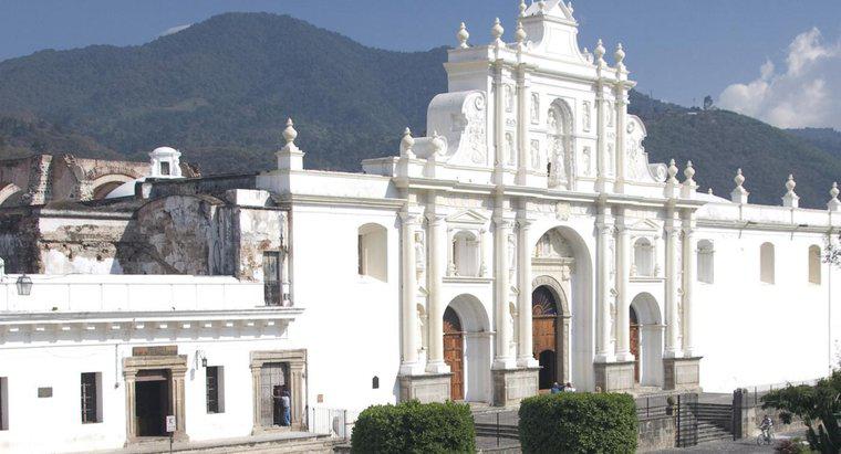 ¿Cuál es la religión principal en Guatemala?