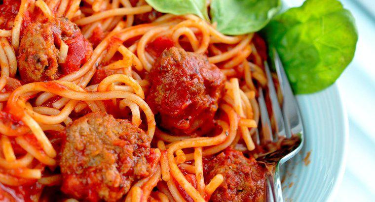 ¿Qué es un buen plato de acompañamiento con espagueti?