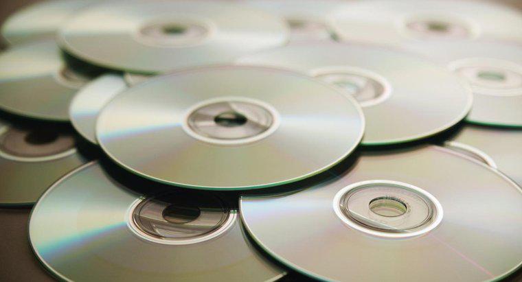 ¿Cuál es la capacidad máxima de almacenamiento de un DVD?