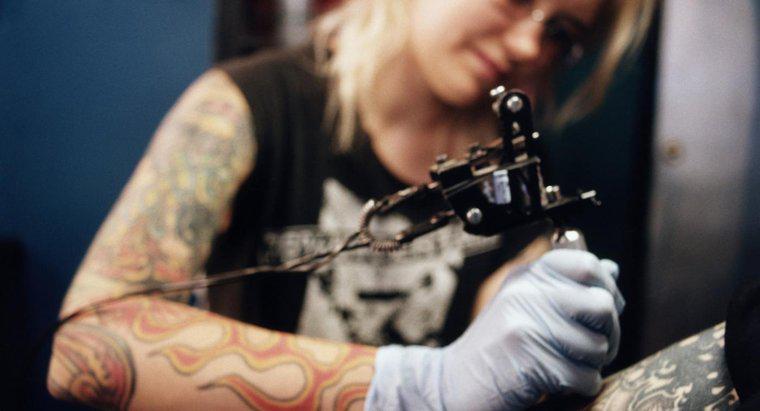 ¿Cómo se hacen los tatuajes?