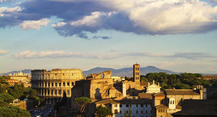 ¿Qué ventajas geográficas naturales tenía la ciudad de Roma?