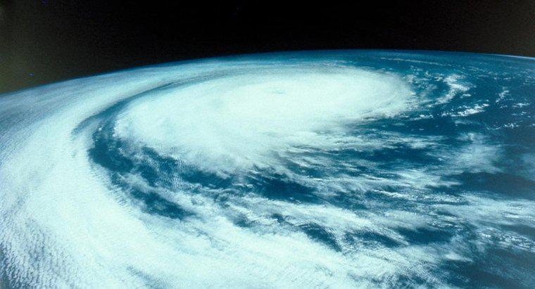 ¿Qué causa los vientos globales?