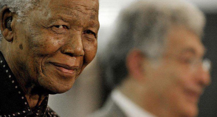 ¿Por qué fue arrestado Nelson Mandela?