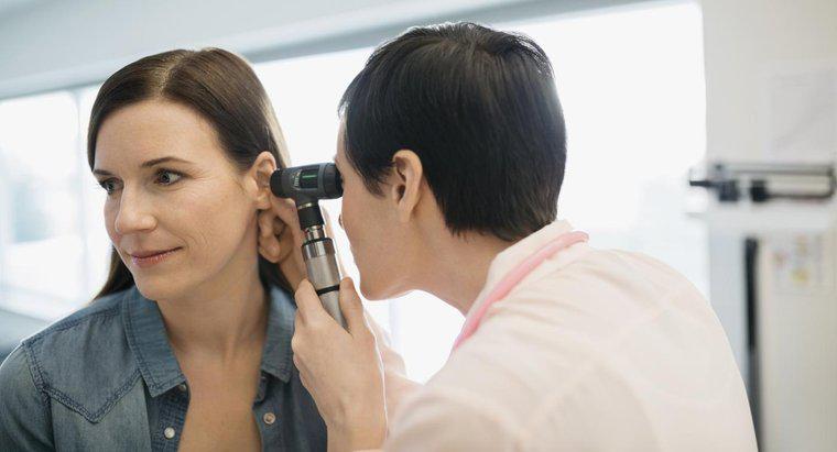 ¿Cuál es el tratamiento para el daño del nervio del oído?