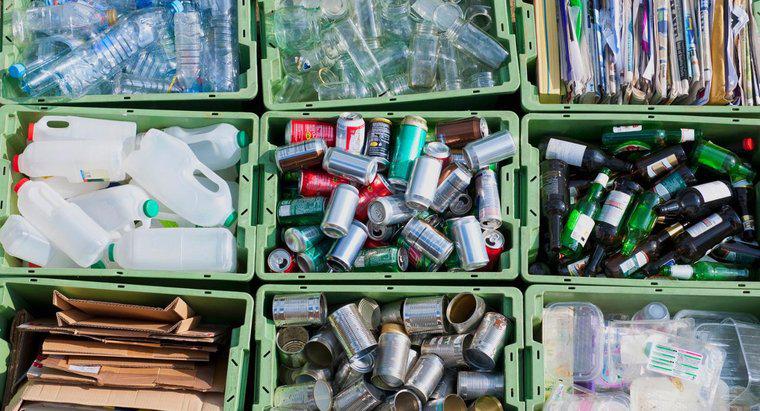 ¿Cómo empezar a reciclar latas y botellas?