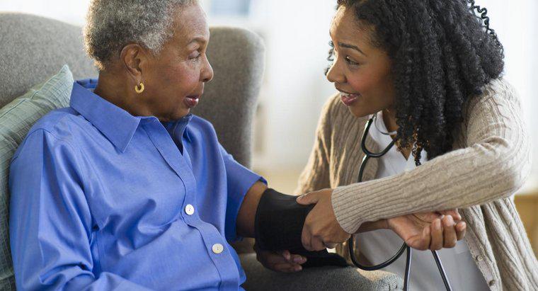 ¿Qué es una presión arterial normal para una mujer de 67 años?