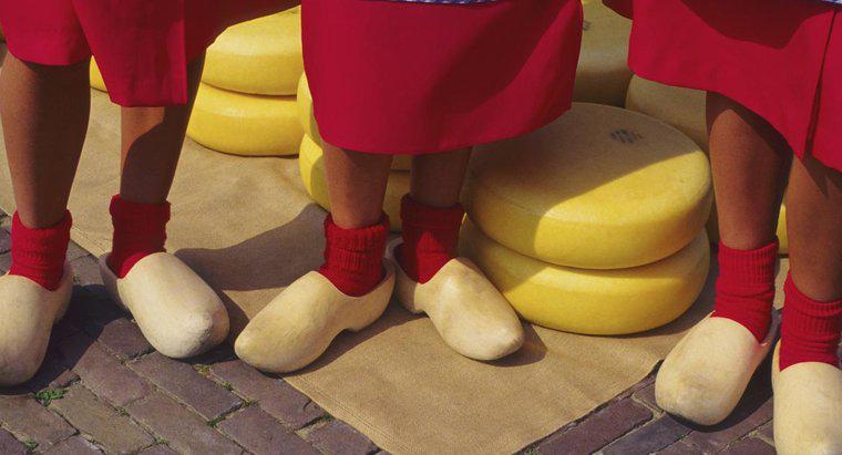 ¿Por qué los holandeses comenzaron a usar zapatos de madera?