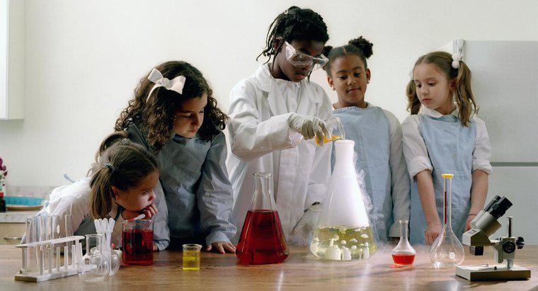 ¿Cuáles son algunos buenos experimentos de química para los niños?