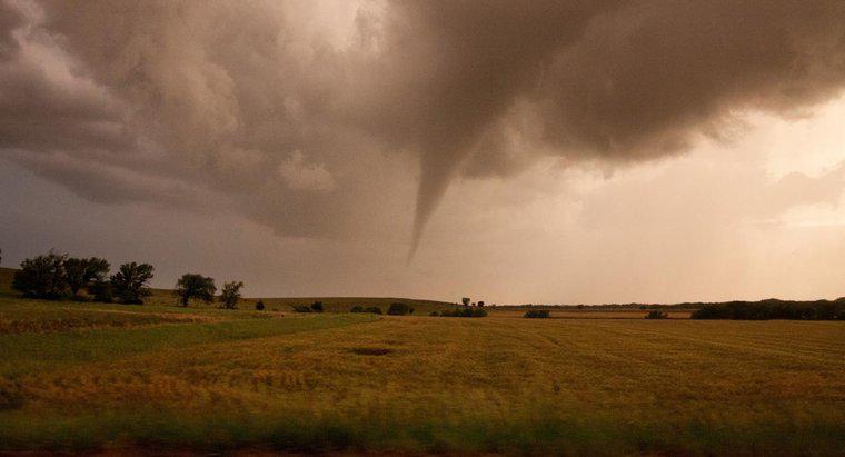 ¿Cuándo es la temporada de tornados en Kansas?