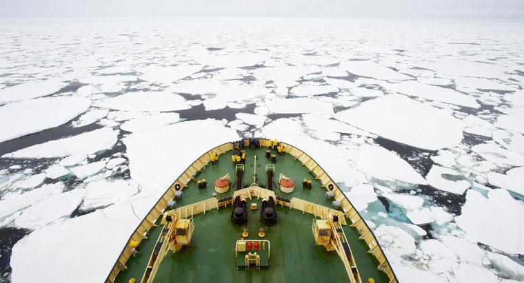 ¿Por qué continentes pasa el Círculo Ártico?