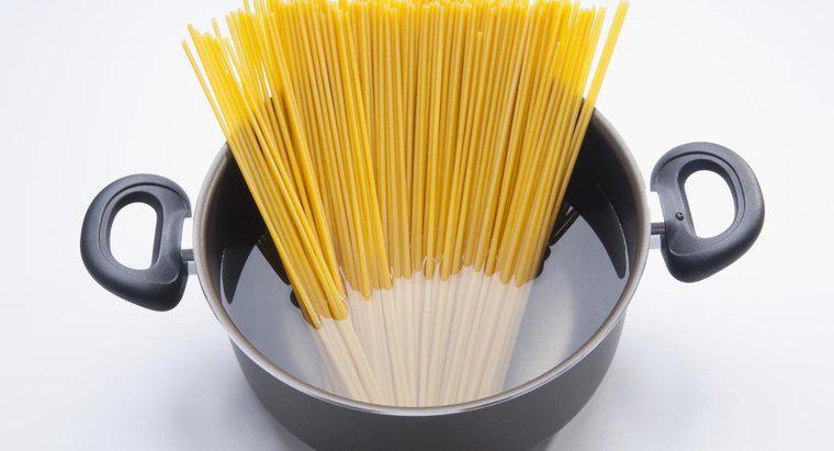¿Cuánto tiempo se cocina fideos espaguetis?