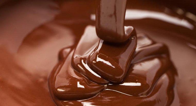 ¿Cuáles son los ingredientes principales en el chocolate?