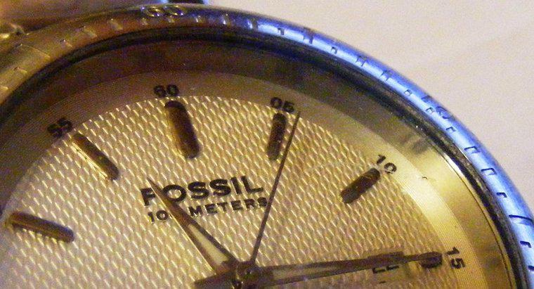 ¿Qué tamaño de batería tiene un reloj fósil?