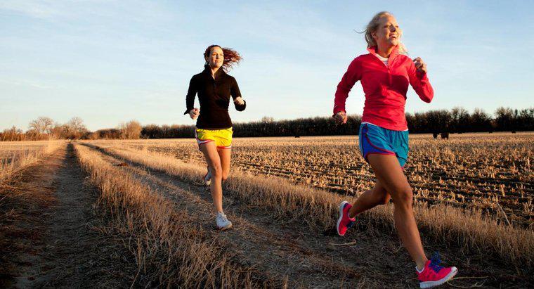 ¿Correr más rápido quema más calorías?