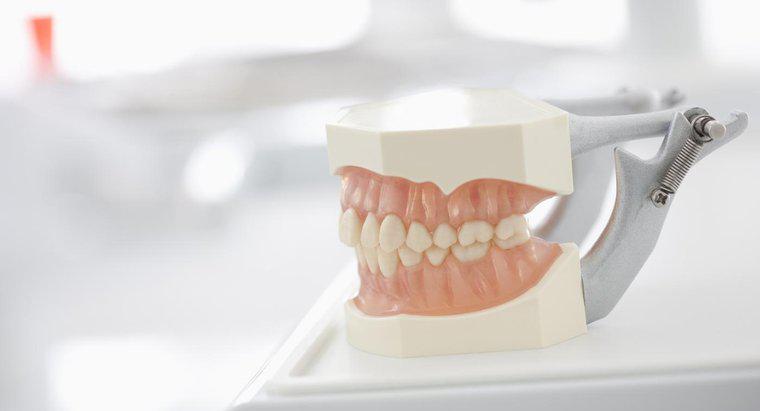 ¿Se puede utilizar Super pegamento para reparar dentaduras?