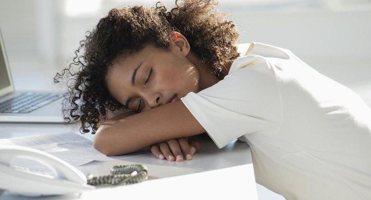 ¿Cómo afecta la falta de sueño a la conducta?