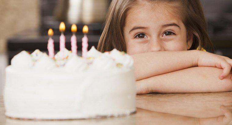 ¿Qué tipos de pasteles de cumpleaños ofrece Stop & Shop?