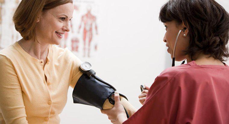 ¿Cuáles son los signos de la presión arterial alta?