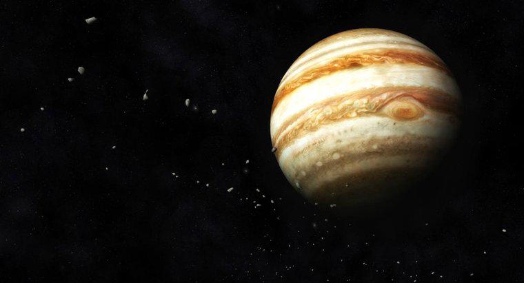 ¿Cuántas millas está Júpiter de la Tierra?