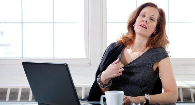 ¿Qué causa los sofocos después de la menopausia?