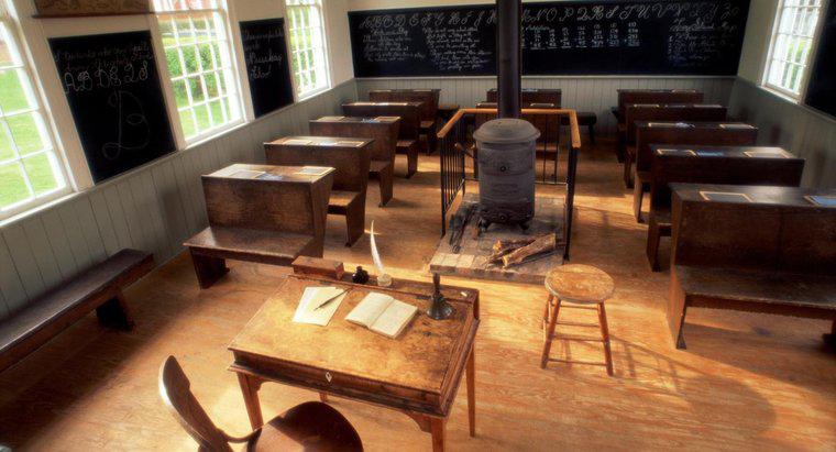 ¿Cómo era la educación en Rhode Island colonial?