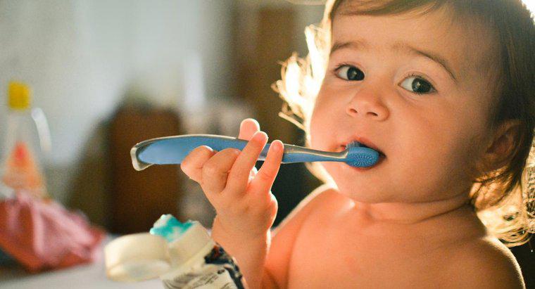 ¿Qué pasa si tragas la pasta de dientes?